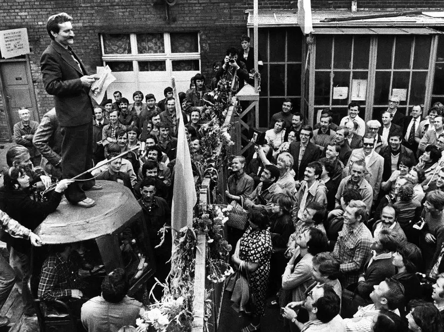 Один из лидеров польской «Солидарности» Лех Валенса во время митинга на гданьских верфях, 1981 год. Фото: Reuters