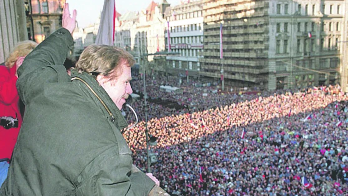 Вацлав Гавел. Ноябрь 1989 года. Прага. Вацлавская площадь. Фото: AFP