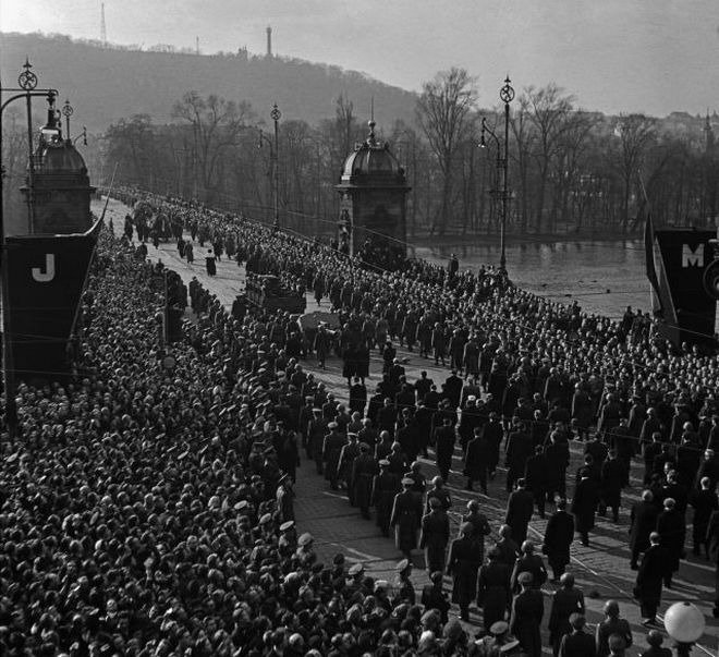 Похороны Яна Масарика 13 марта 1948 года. Фото: архив