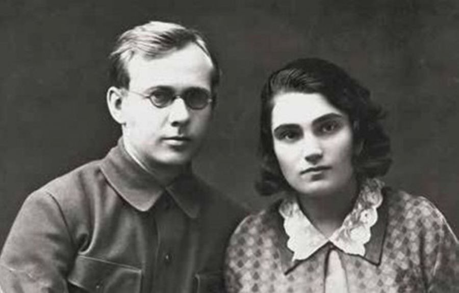 Родители писателя — Павел Аксёнов и Евгения Гинзбург, начало 1930-х. Фото: архив