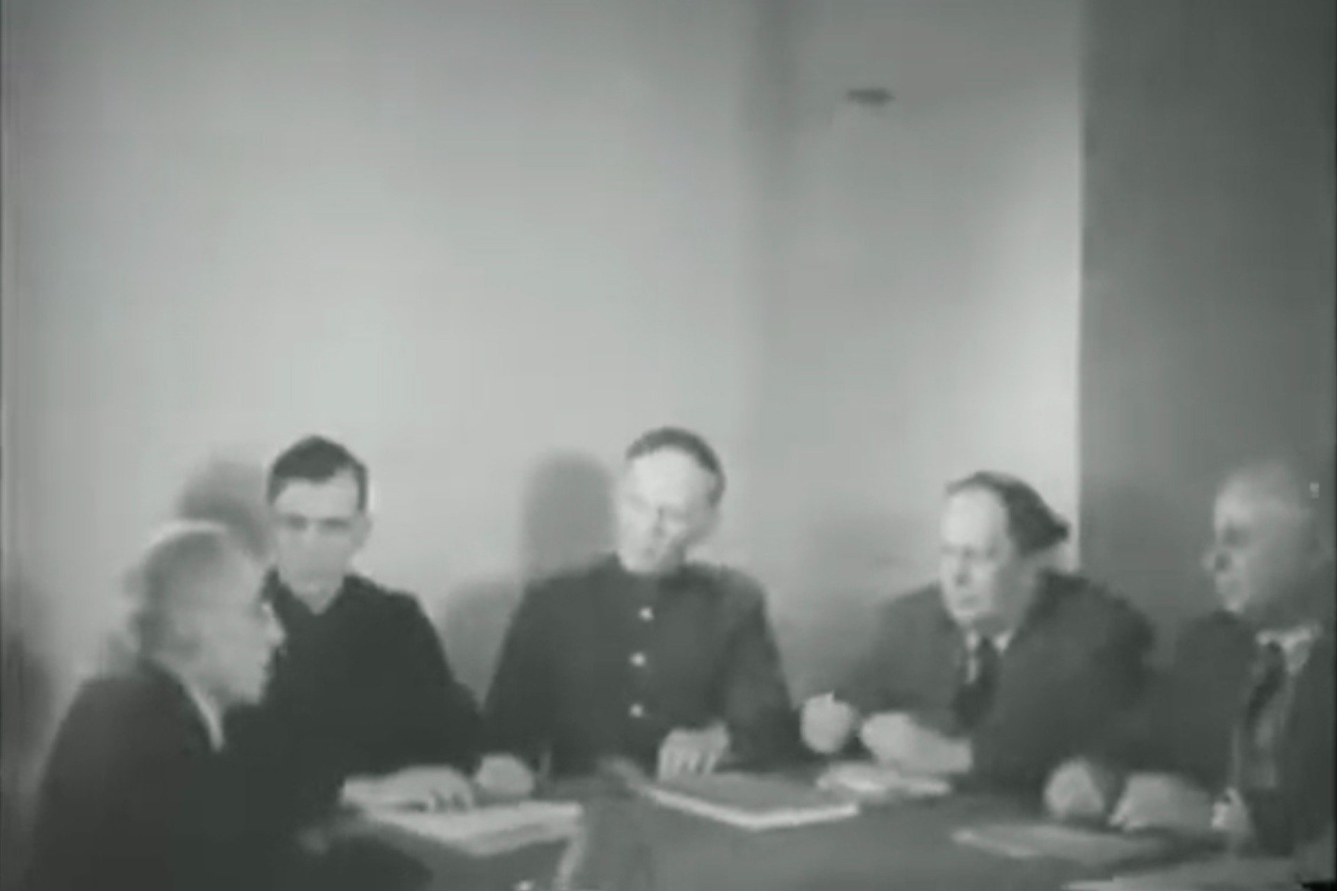 Допрос Бориса Базилевского в Катыни, 22 января 1944 года. Кинокадр