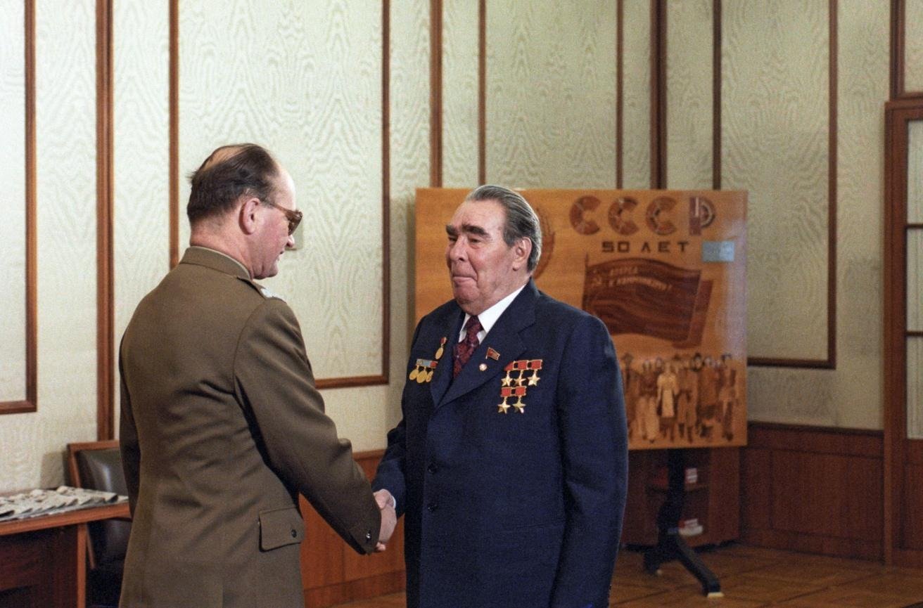 Встреча Леонида Брежнева и Войцеха Ярузельского, 1982 год. Фото: Фотохроника ТАСС / Владимир Мусаэльян и Эдуард Песов