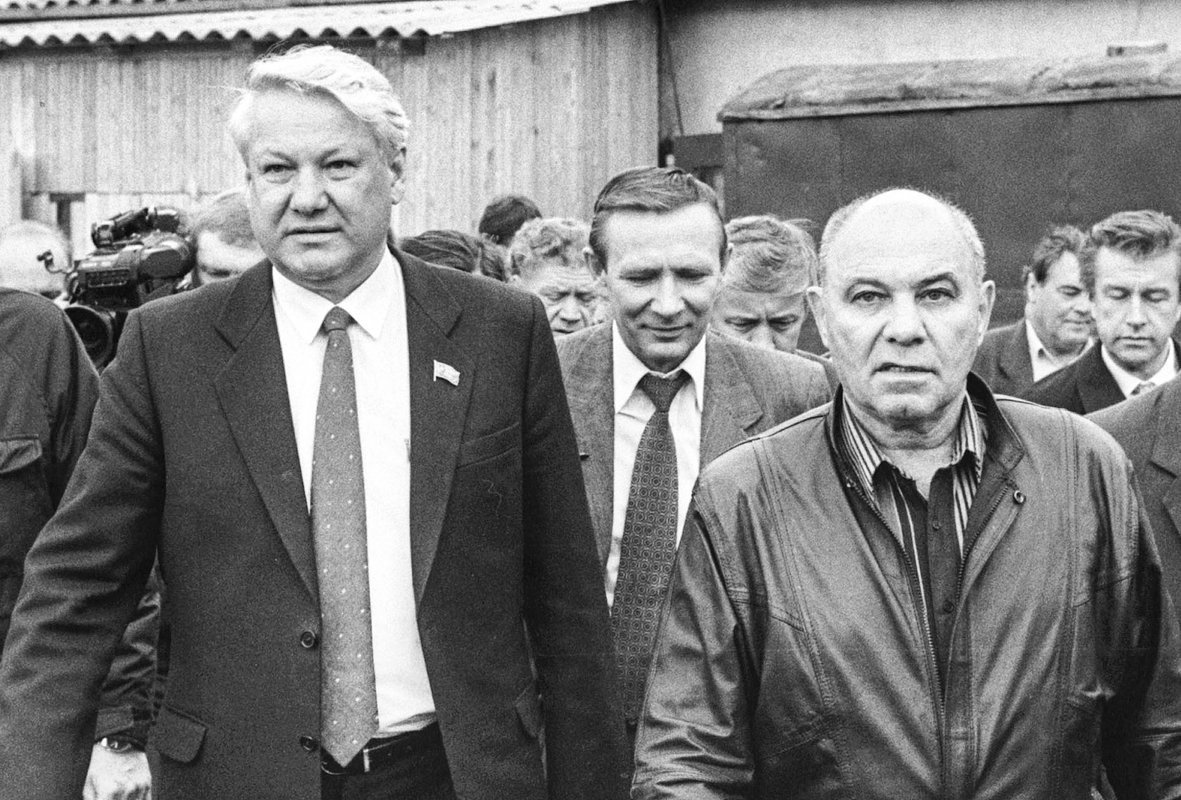 Борис Ельцин, Николай Травкин и Вадим Туманов в Петрозаводске, 1991 год Фото^ Семен Майстерман, Дмитрий Соколов / ТАСС