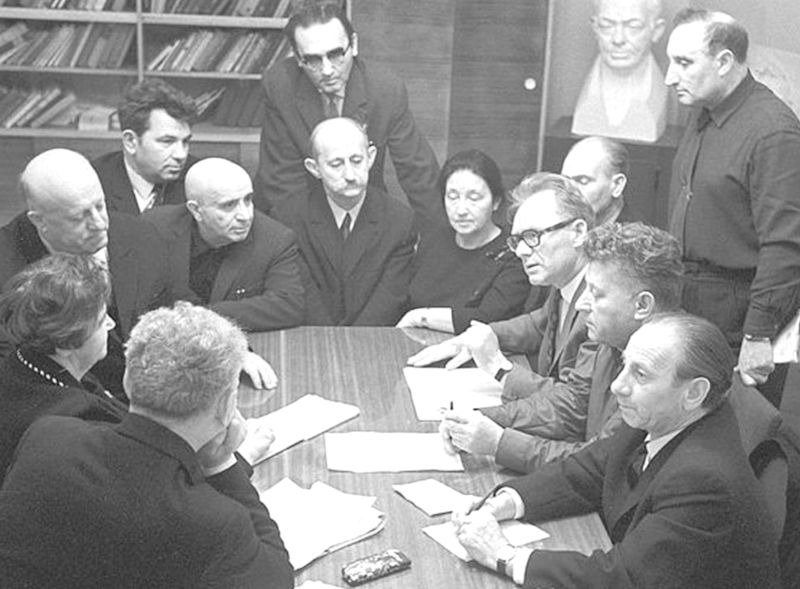 Заседание редколлегии «Советиш Геймланд». Фото: архив